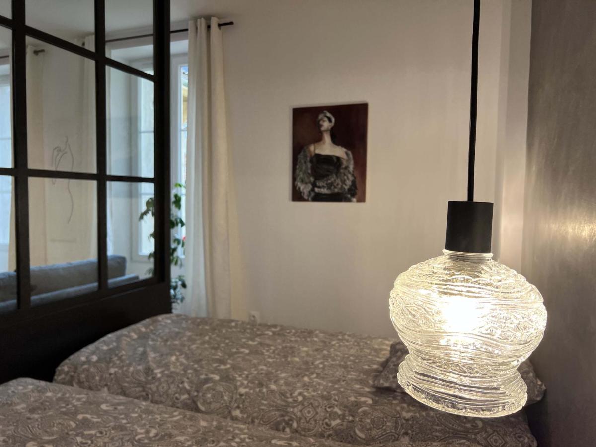 Bel appartement au centre du vieux Joigny Extérieur photo