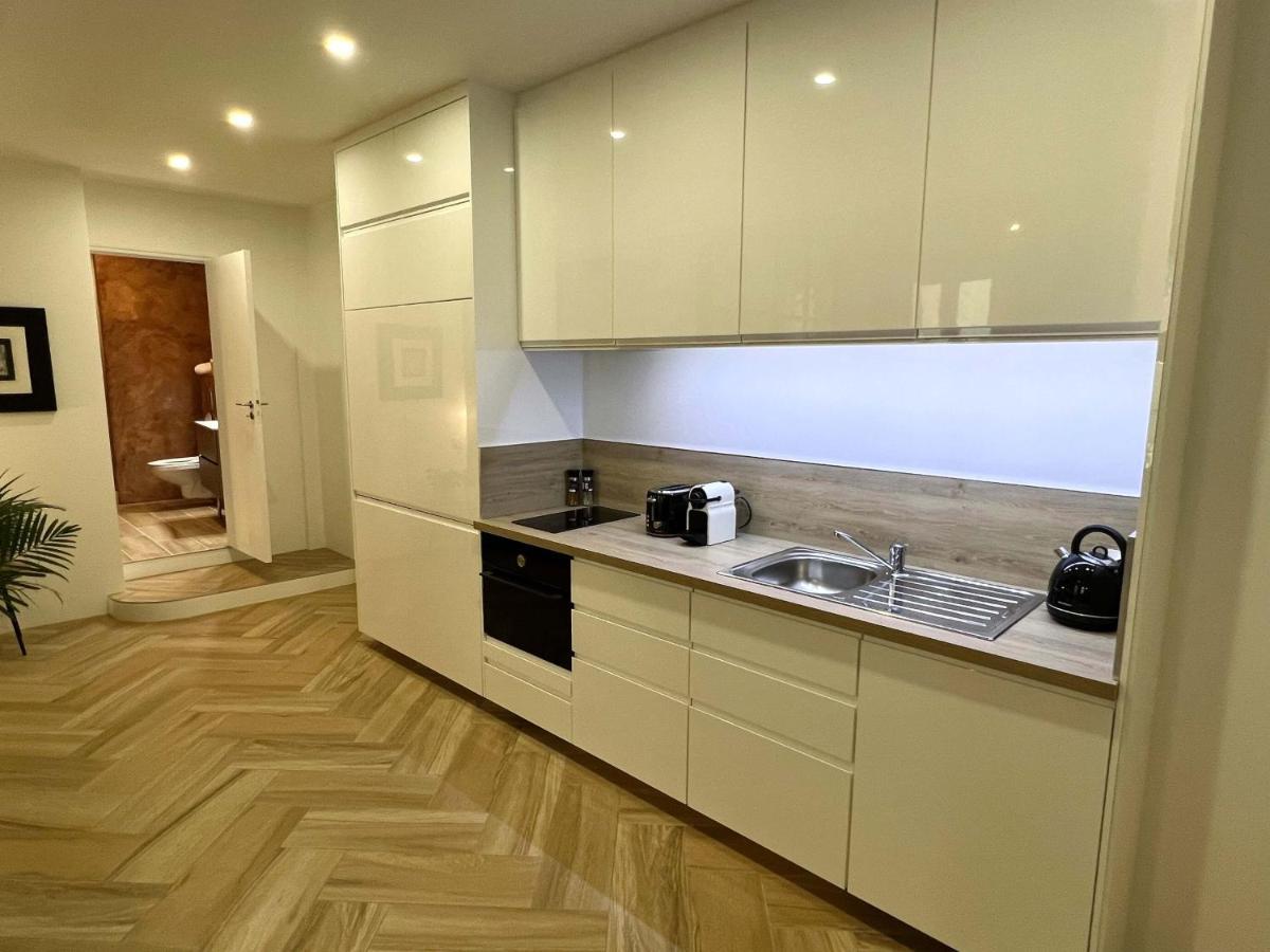 Bel appartement au centre du vieux Joigny Extérieur photo